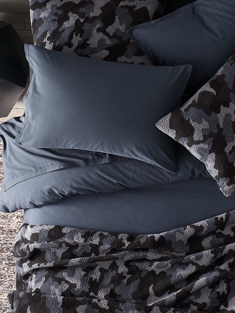 RH Teen Camo Sherpa Bed Throw
Blanket